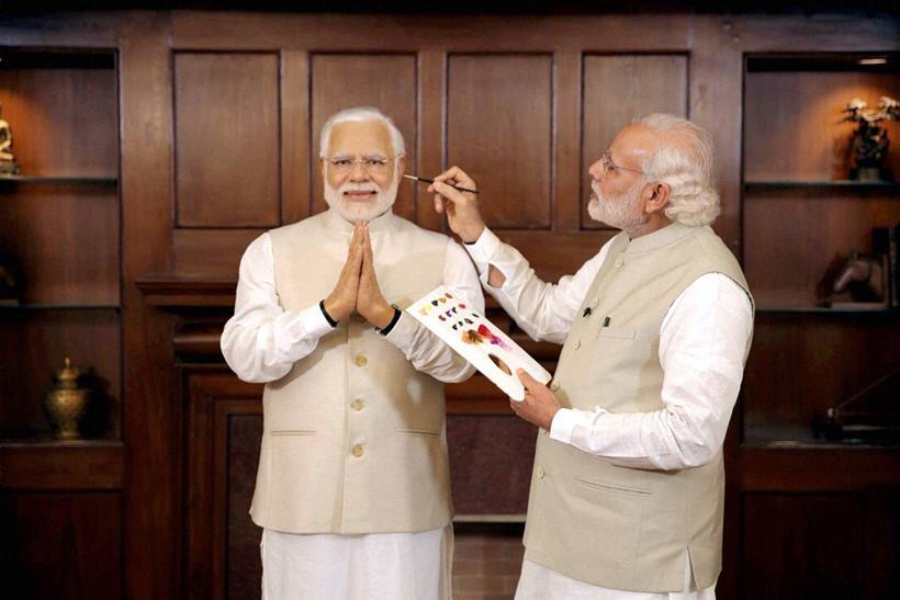 Narendra Modi ordered a wax statue of Arvind Kejriwal to burn it?